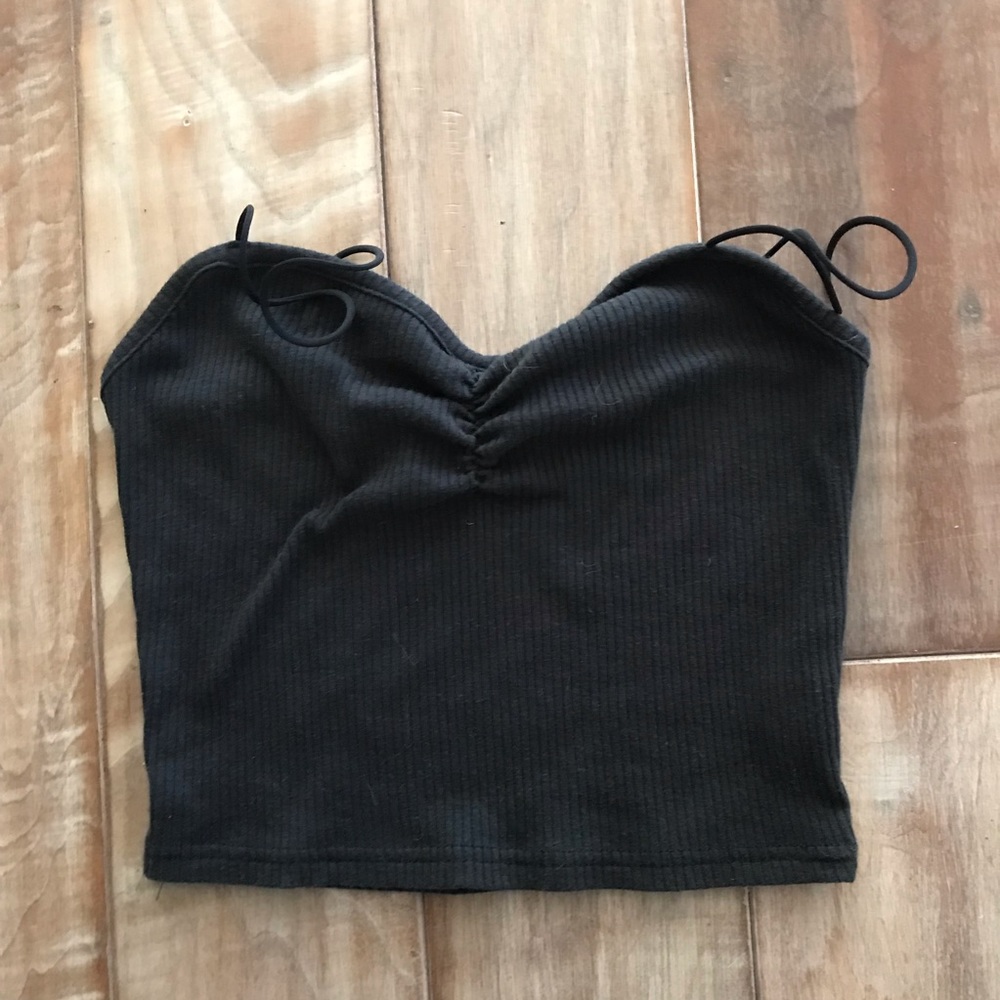 black pack sun cropped spaghetti strap tank top